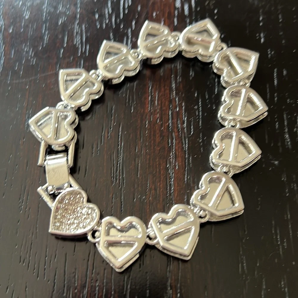 Sparkling pink hearts bracelet-NWT